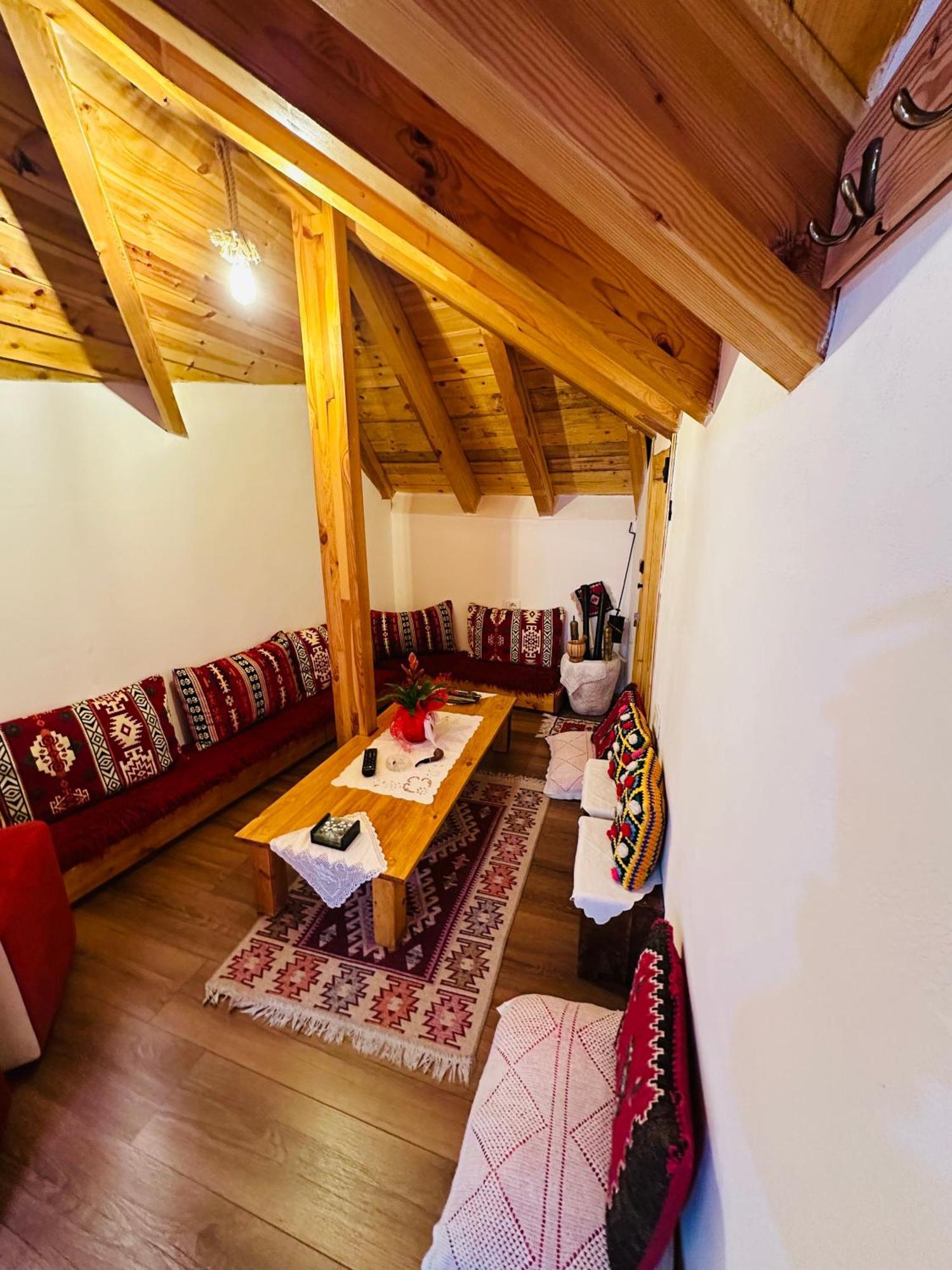 Kore Guest House Gjirokastra Kültér fotó