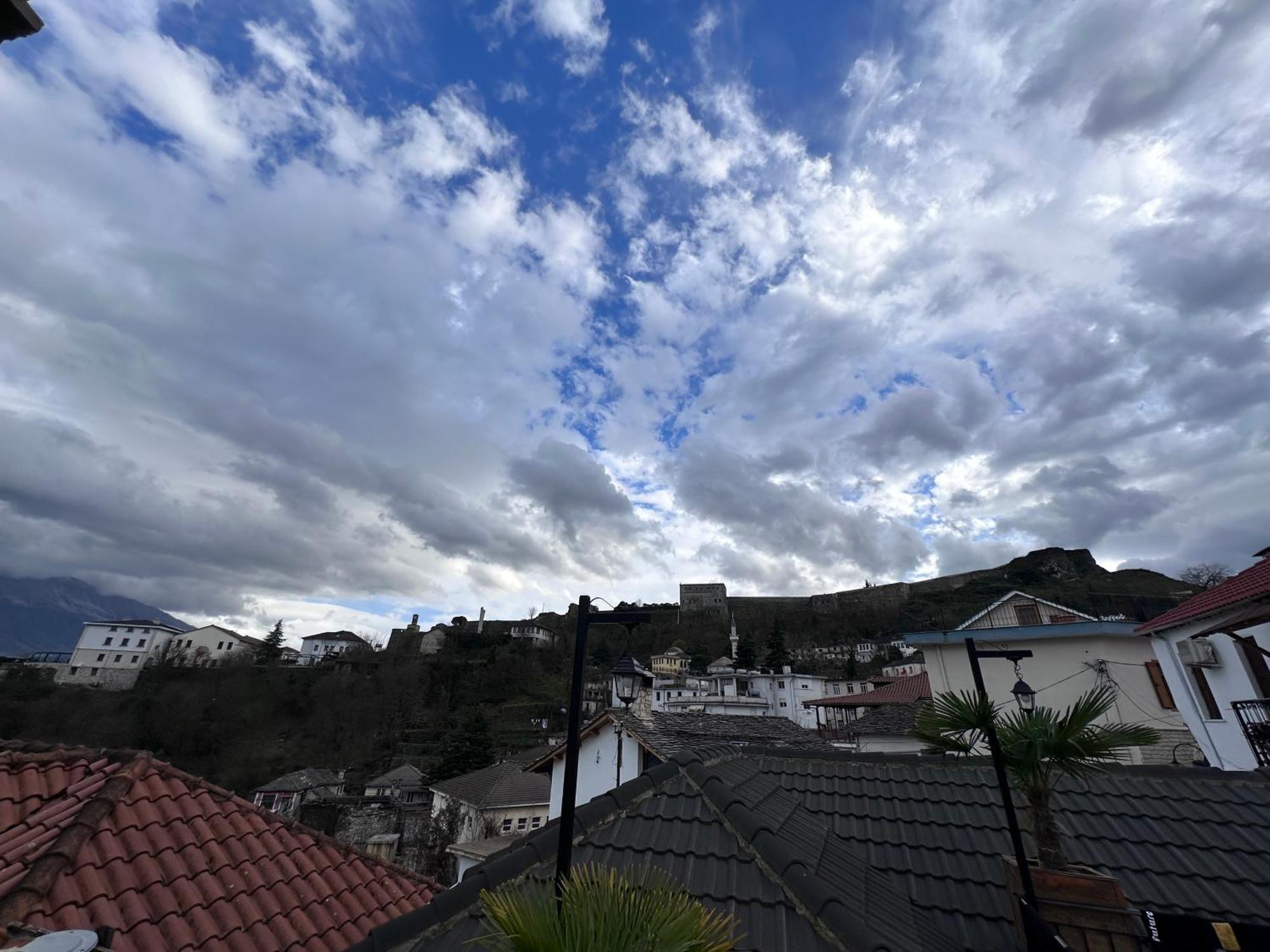 Kore Guest House Gjirokastra Kültér fotó