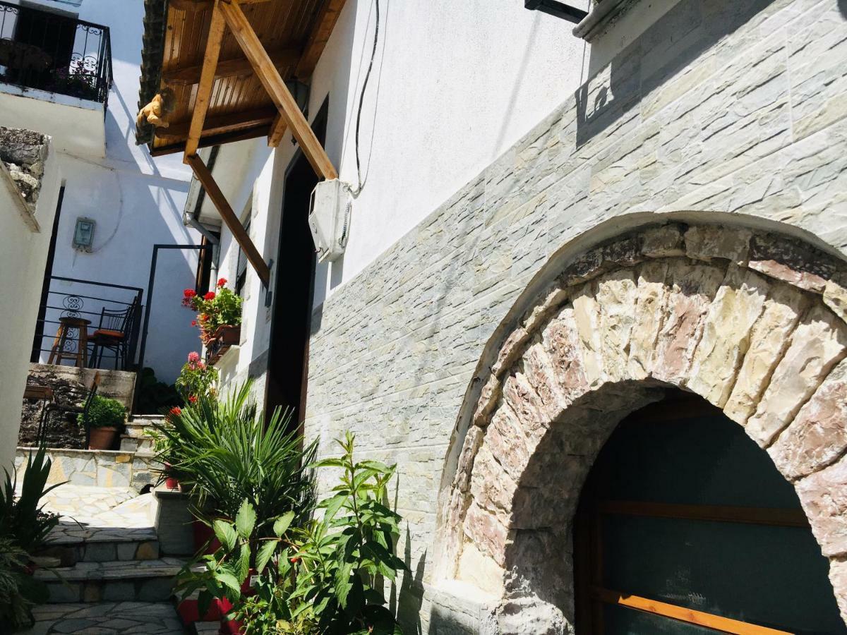 Kore Guest House Gjirokastra Kültér fotó